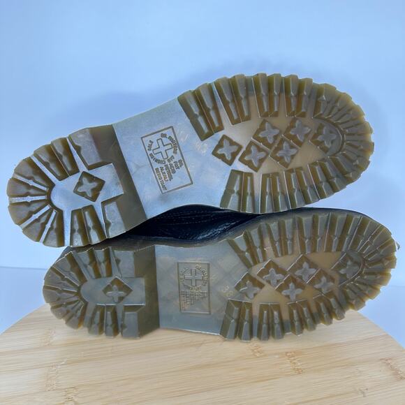 Dr. Martens 3989 Brogue Wingtip Pebble Leather Dress Shoe AirWair Classic Mens 7 - Picture 7 of 7